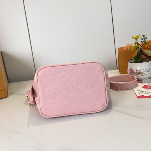 ルイヴィトンバッグ角部分ディテール